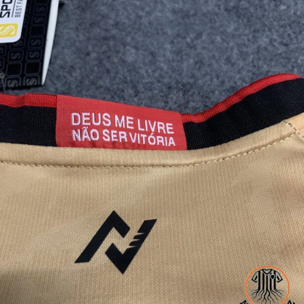 Miniatura de Camisa Futebol Vitória – Modelo 2024 – Dourada