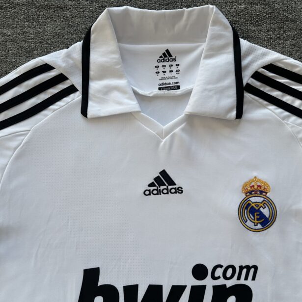 Miniatura de Camisa Futebol Real Madrid – Modelo Retrô 2009