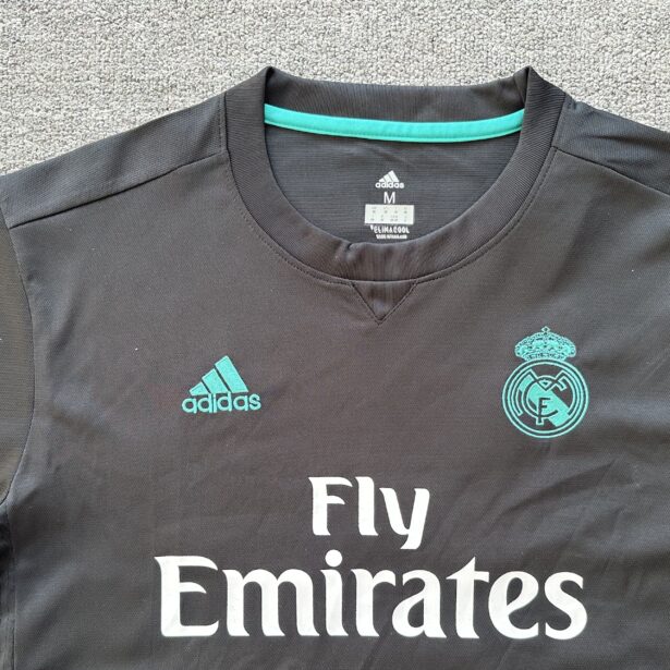 Miniatura de Camisa Futebol Real Madrid – Modelo Retrô 2018