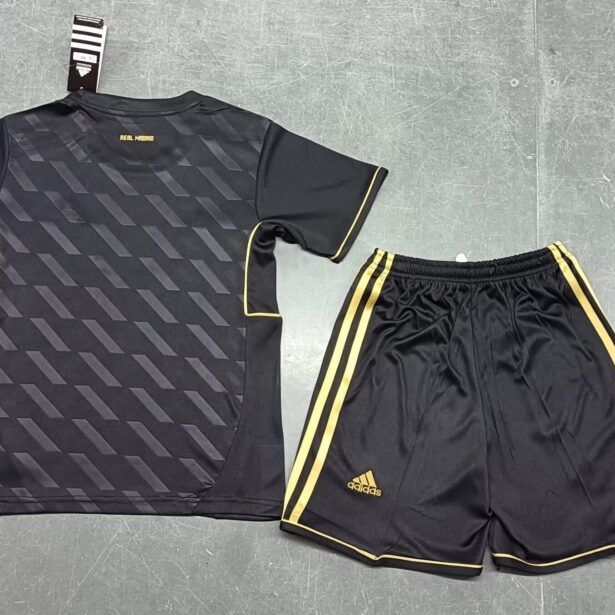 Miniatura de Kit Infantil Camisa e Shorts Futebol Real Madrid – Retrô 2008