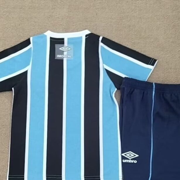 Miniatura de Kit Infantil Camisa e Shorts Futebol Grêmio – Mandante