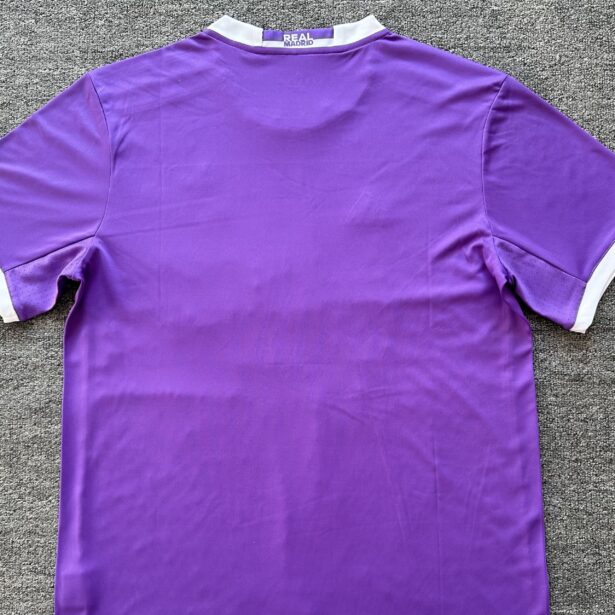 Miniatura de Camisa Futebol Real Madrid – Modelo Retrô 2017