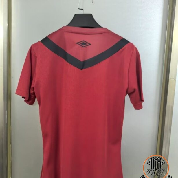 Miniatura de Camisa Futebol Sport – Modelo Feminina 2024 – Vermelha e Preta