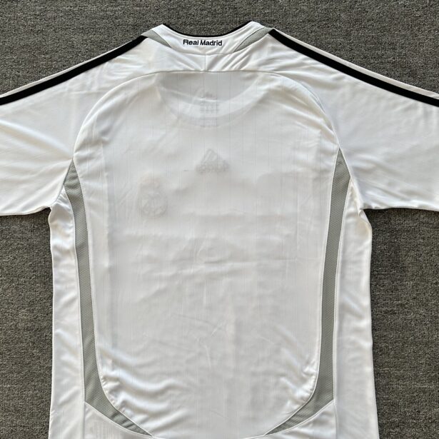 Miniatura de Camisa Futebol Real Madrid – Modelo Retrô 2007