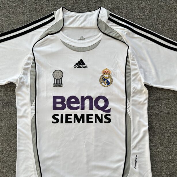 Camisa Futebol Real Madrid - Modelo Retrô 2007