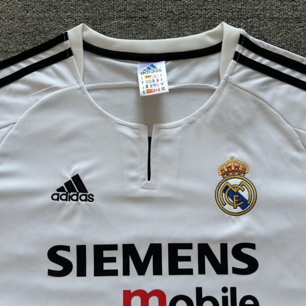 Miniatura de Camisa Futebol Real Madrid – Modelo Retrô 2004