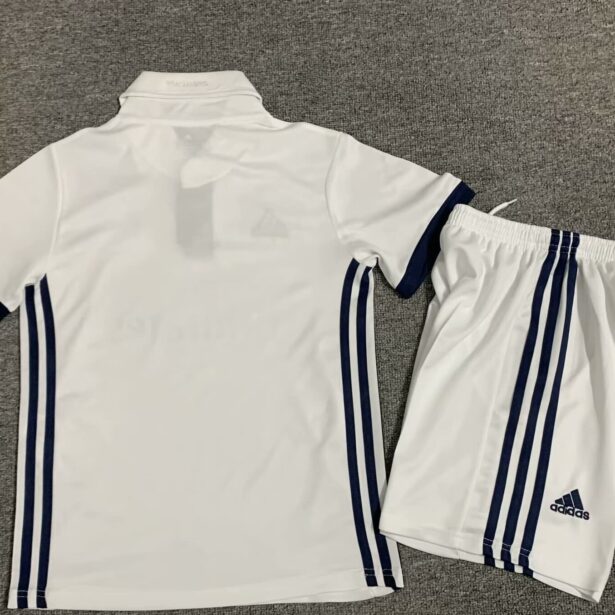 Miniatura de Kit Infantil Camisa e Shorts Futebol Real Madrid – Retrô 2017