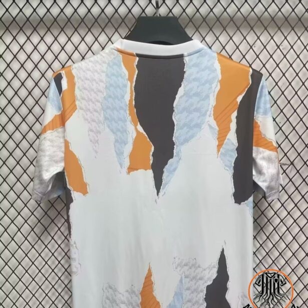 Miniatura de Camisa Futebol Real Madrid – Modelo 2025