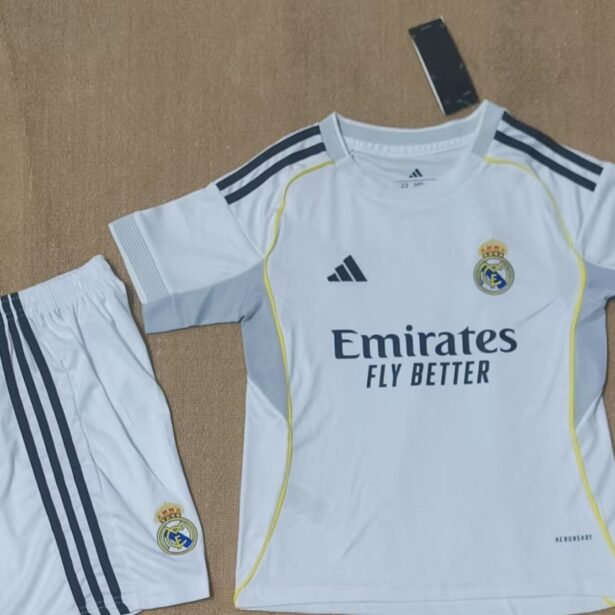 Kit Infantil Camisa e Shorts Futebol Real Madrid