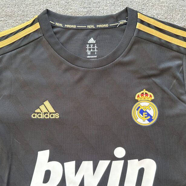 Miniatura de Camisa Futebol Real Madrid – Modelo Retrô 2012